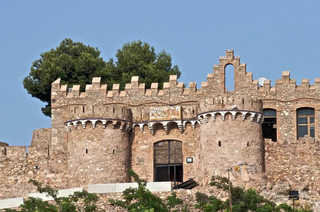 Castillo de las 300 Torres de Onda, fortaleza árabe del siglo X