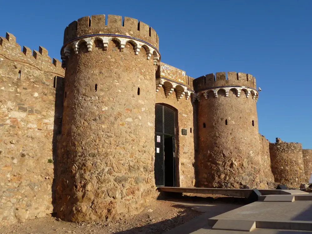 Portal del castillo de Onda
