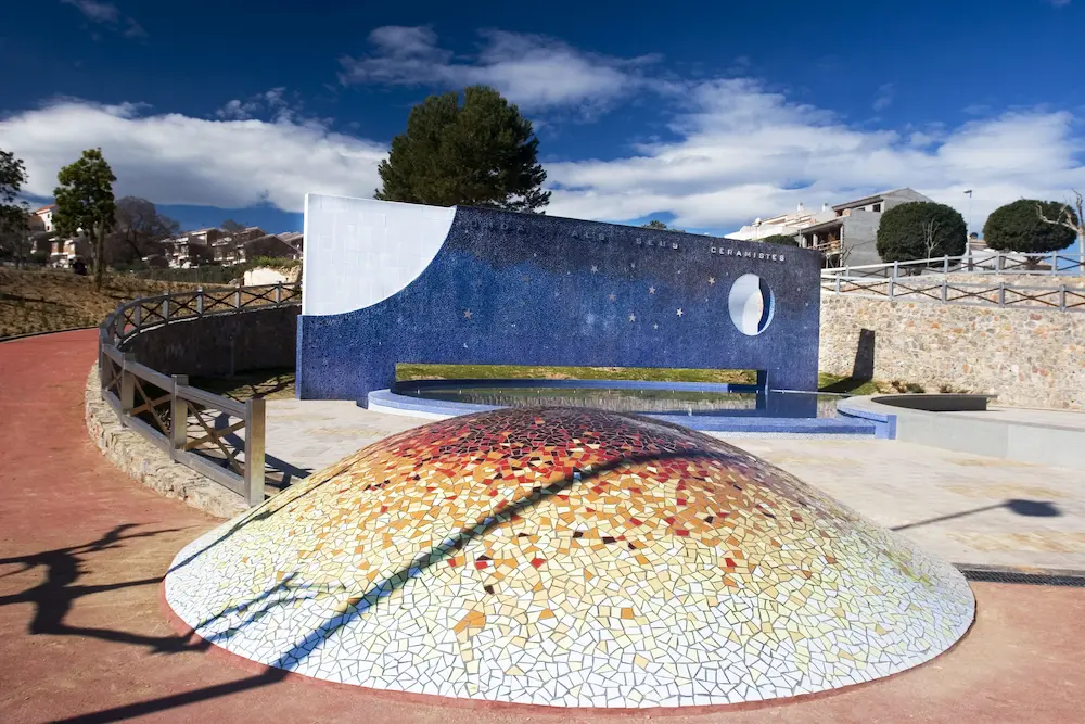 Mural cerámico del proyecto Onda Bonica en el barrio árabe de Onda