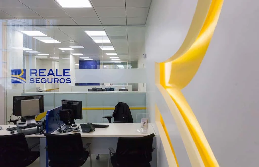 Exterior Agencia Reale Onda