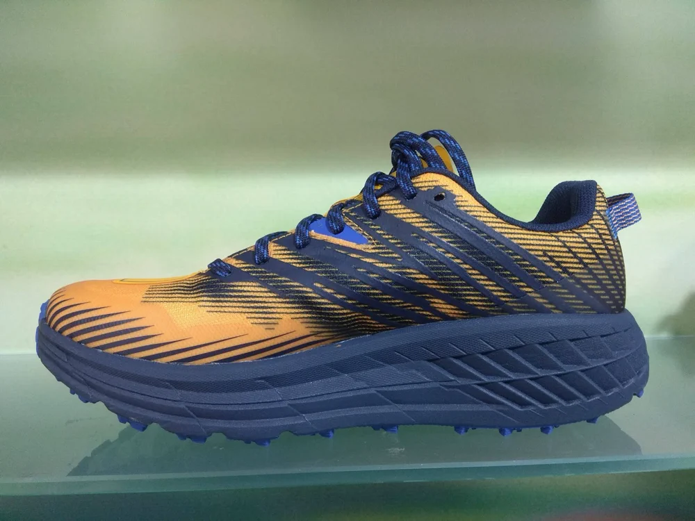Zapatilla de running en exposición