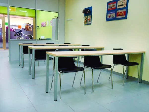 Aula teórica de Autoescuela Paco en Onda