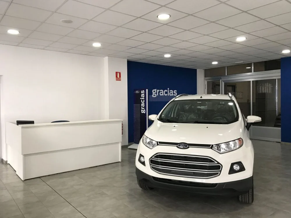 Showroom interior de Azulauto en Onda