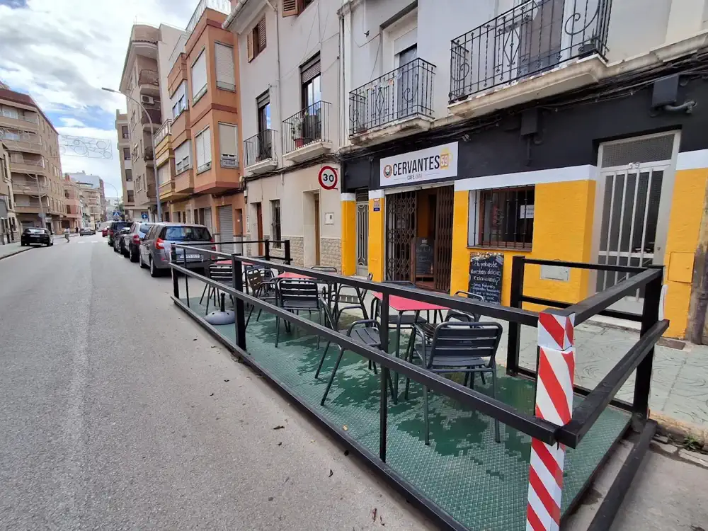 Terraza exterior de Bar Cervantes 59 en Onda