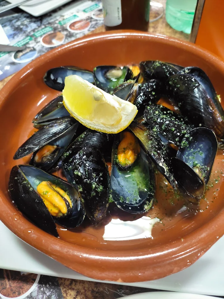 Mejillones en cazuela de barro