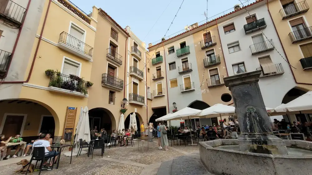 Terraza en la Plaza Almudín
