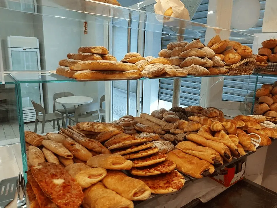 Pan artesanal de elaboración propia en Ca Panete