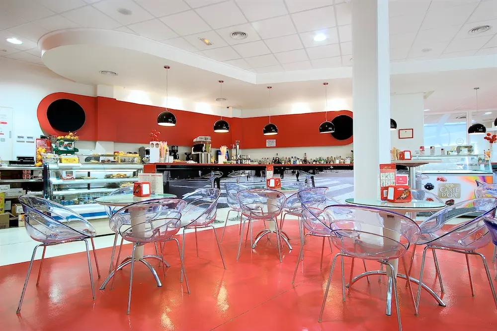 Quiosco Cafetería Dorotea, zona de prensa y quiosco, Onda