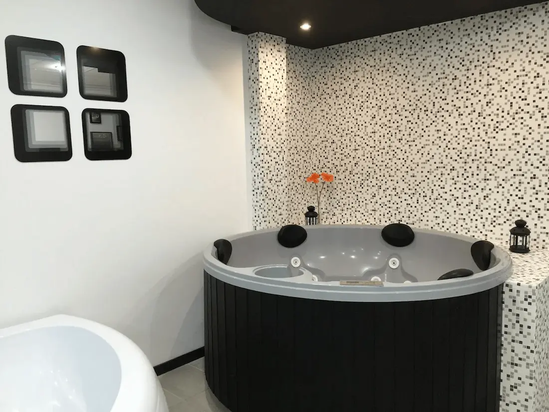 Bañera spa blanca