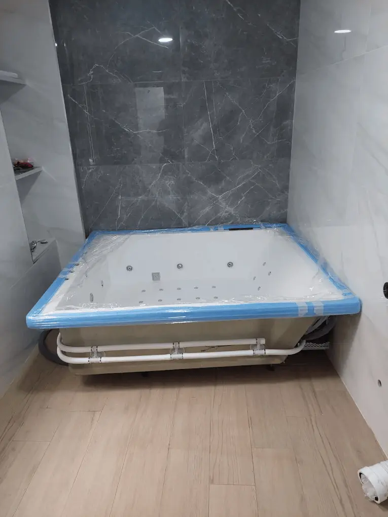 Interior spa con hidromasaje
