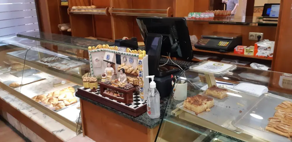 Mostrador de pan en Horno Piñón, Onda