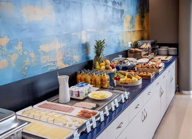 Buffet de desayuno del Hotel Sercotel Plana Onda
