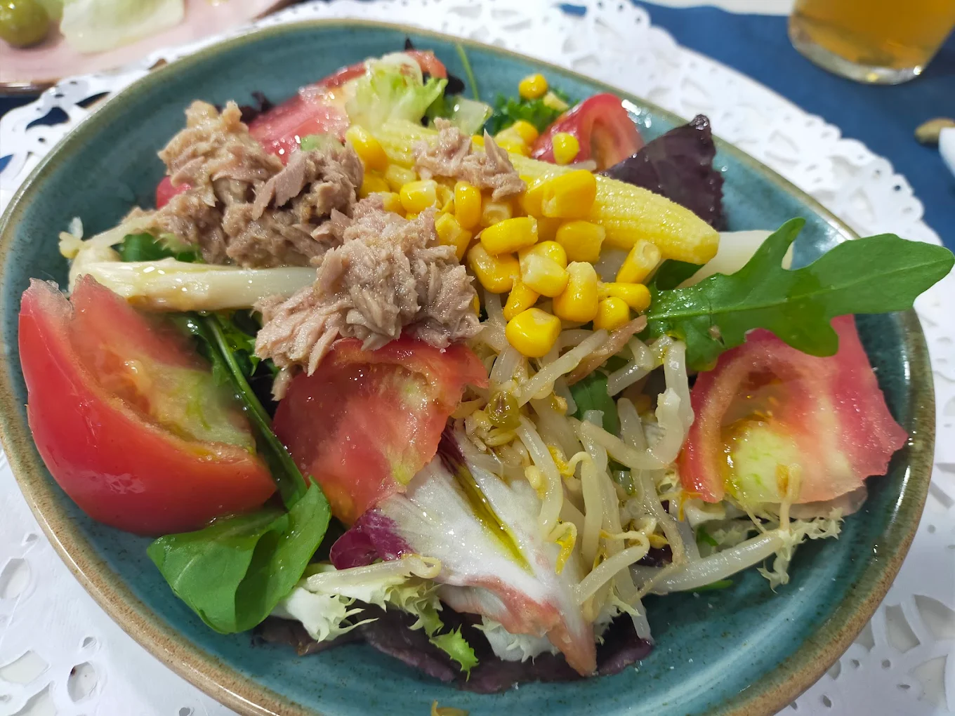 Ensalada con atún y maíz