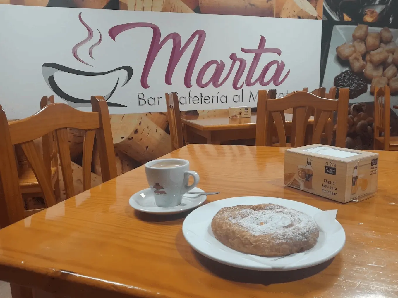 Bar Marta Cafetería al Mercat de Onda, café y ensaimada