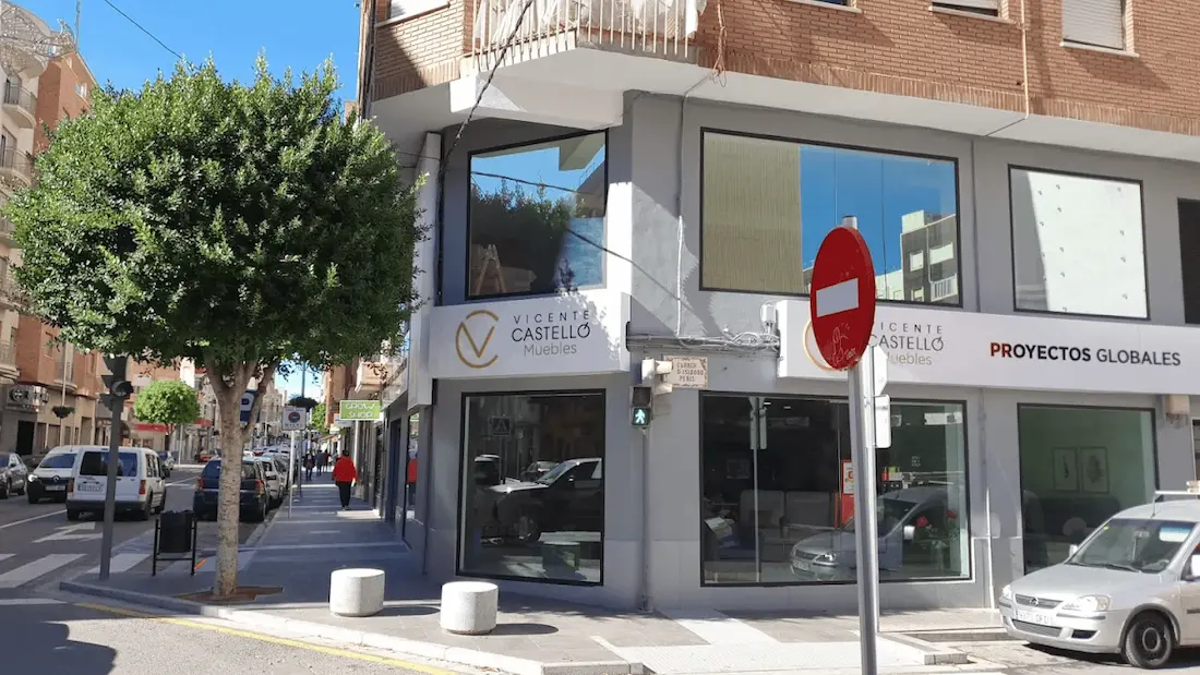 Piezas de decoración en Muebles Vicente Castelló Onda