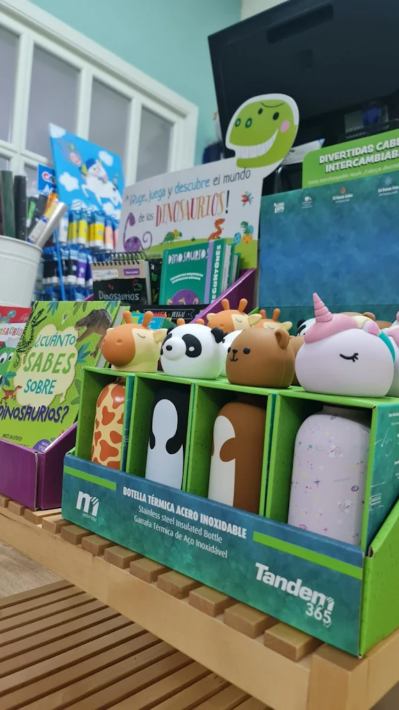Botellas térmicas y juguetes infantiles