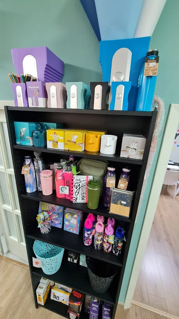 Estantería de regalos y accesorios