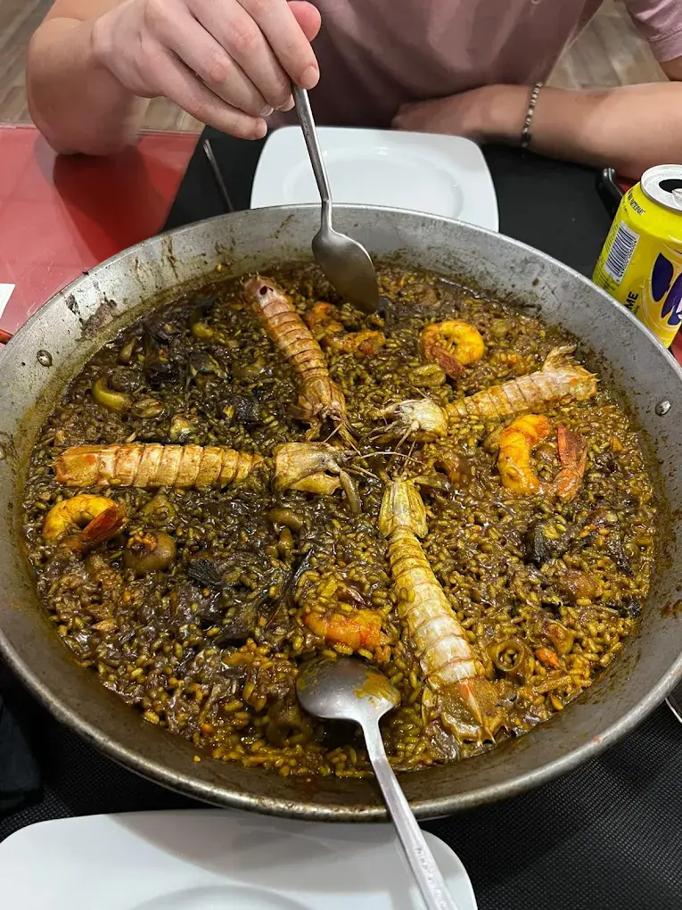 Arroz negro con cigalas en El Món de Julio, Onda
