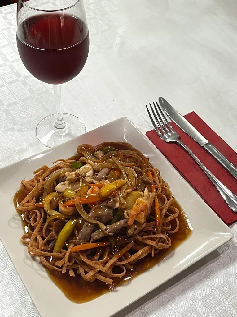 Fideos salteados con marisco en Zhe Jiang