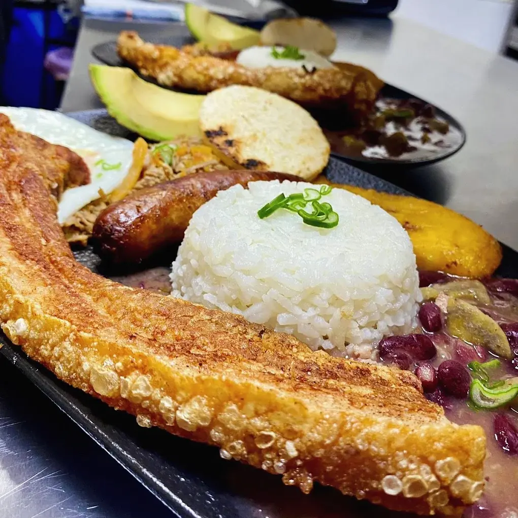 Bandeja paisa en Sabor a Colombia Gourmet, Onda