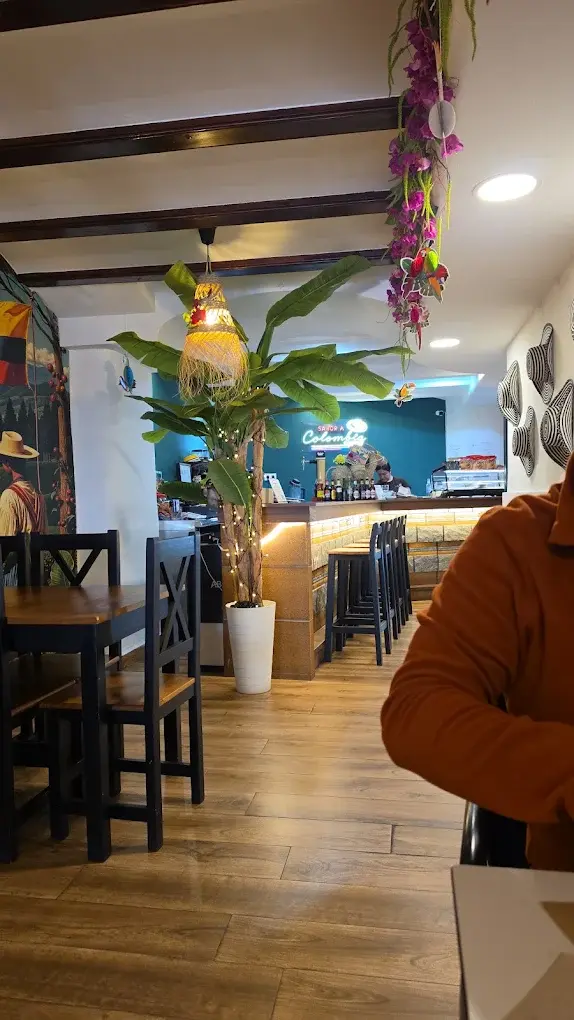 Interior del restaurante Sabor a Colombia Gourmet en Onda