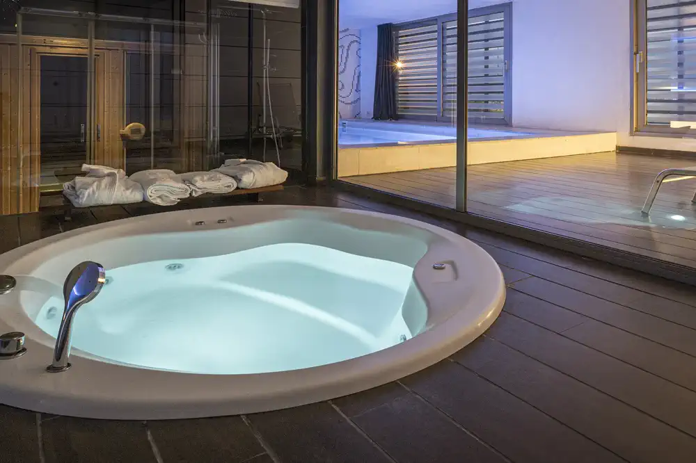 Jacuzzi privado en Loob Castellón, Onda