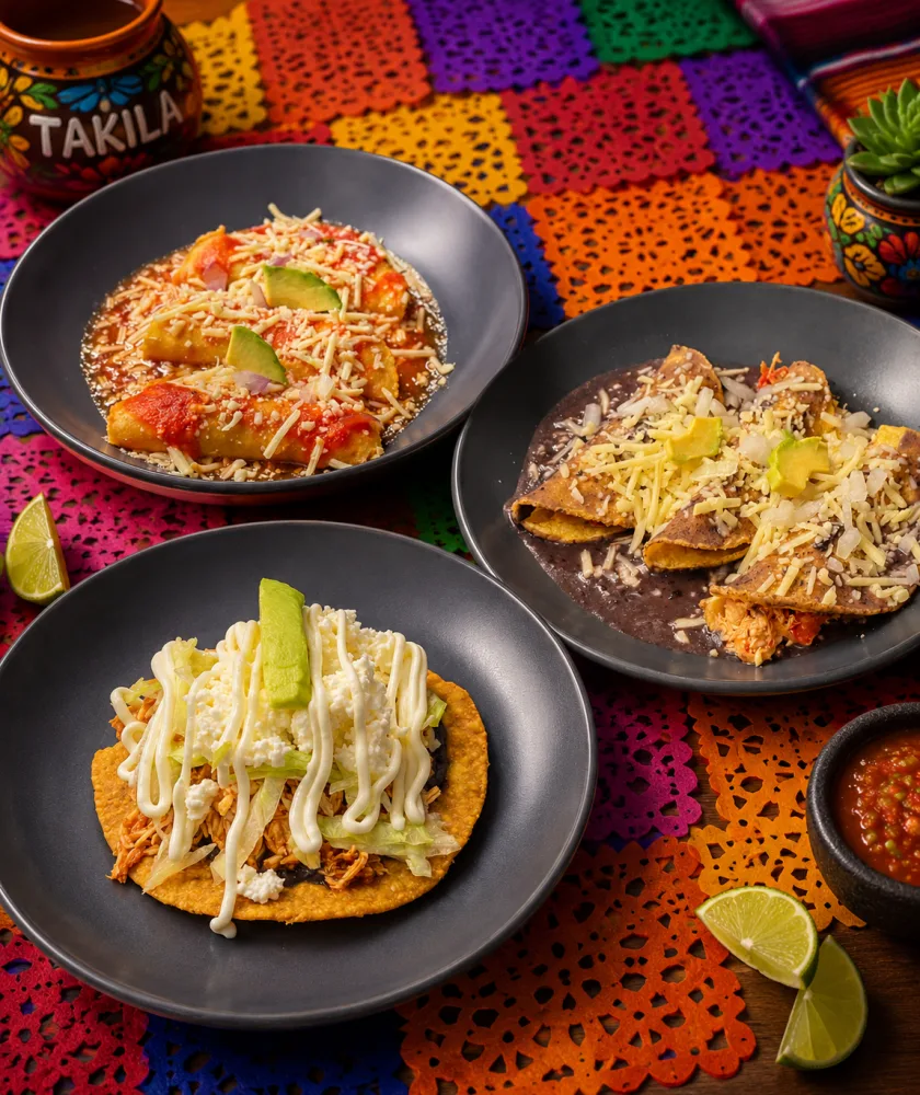Tacos caseros con tortilla hecha a mano en Takila, restaurante mexicano de Onda