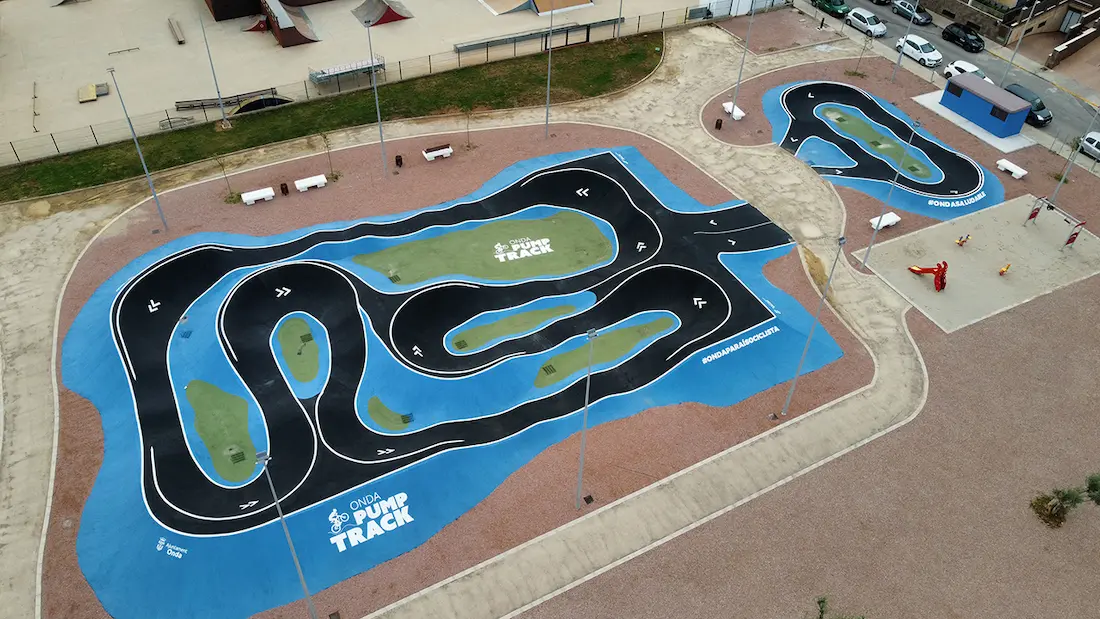 Circuito del Pump Track de Onda con rampas y curvas peraltadas
